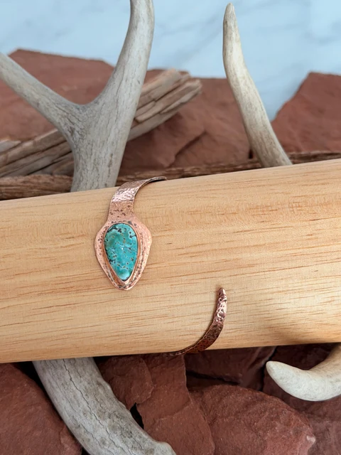 Hand-forged copper bracelet with turquoise stone — Artisana Designs